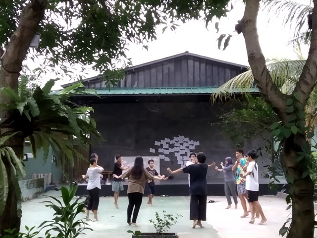 Javanese traditional dance class